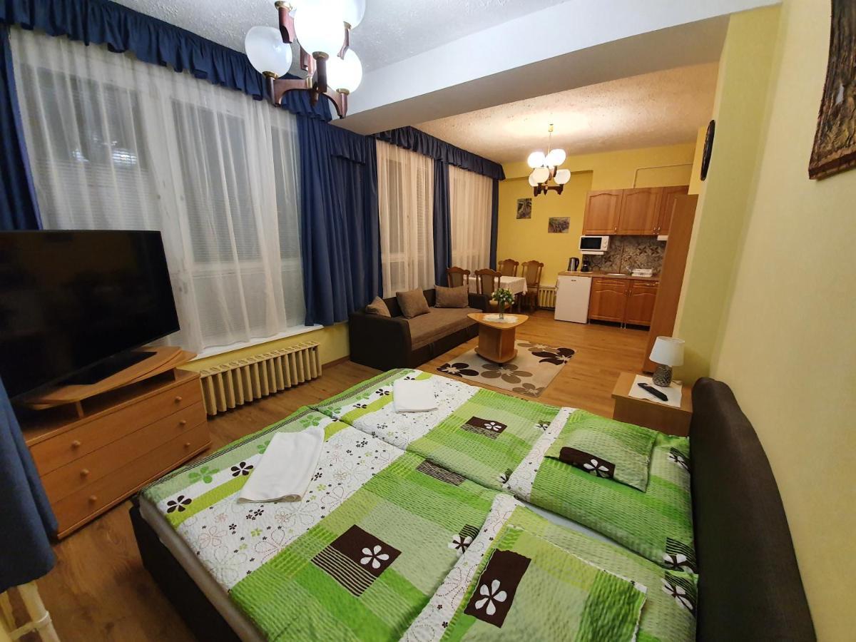 Panorama Vendeghaz Hotel Miskolc Eksteriør billede
